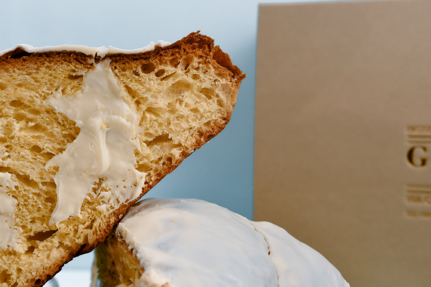Colomba Galak farcita con crema al cioccolato bianco da 1.2kg
